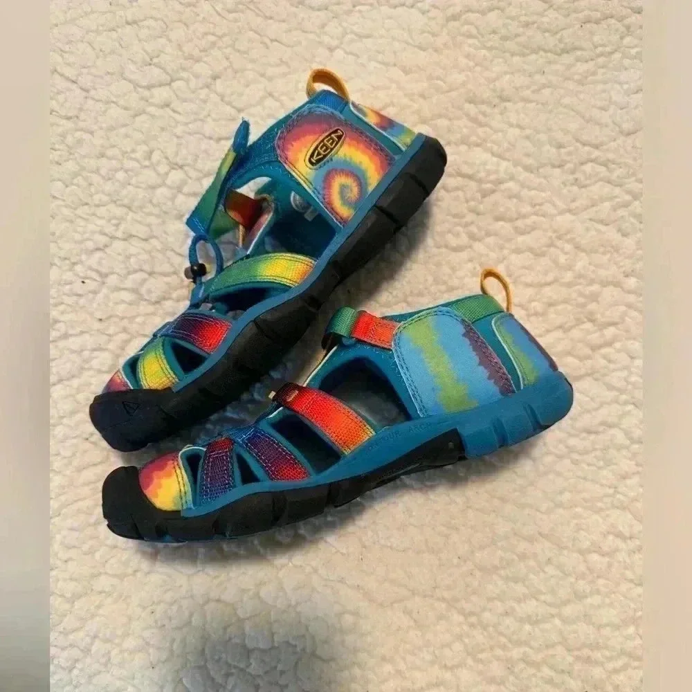 Tie dye Keen sandals 🌈 Size 5
